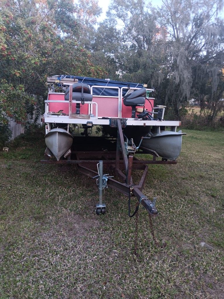 1990 Pontoon Boat