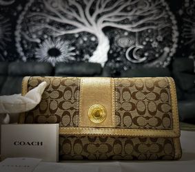 Vintage Coach Brown and Gold Wallet clutch