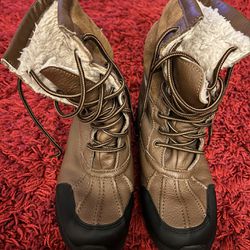 Snow Boots Size 6 