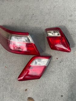 $100.   2007-2009 Toyota Camry  OEM taillights