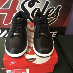 Brand New Nike Dunk Low (GS)