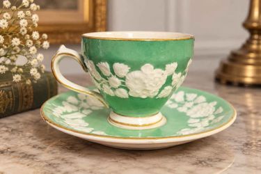 Antique 1920s–30s George Jones & Sons Rhapsody Tea Cups & Saucers – England