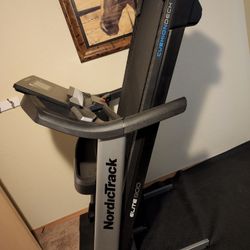 Elite 900 Treadmill.. Ifit.. Wifi.. Brand New