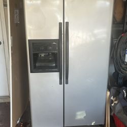 Kenmore Refrigerator 