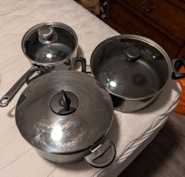 Like new 6 pieces of T-fal  cookware set .
