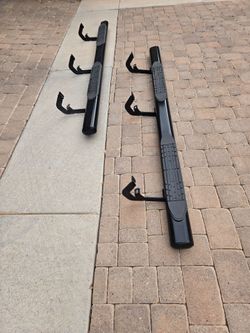 Running bars for double cab trucks