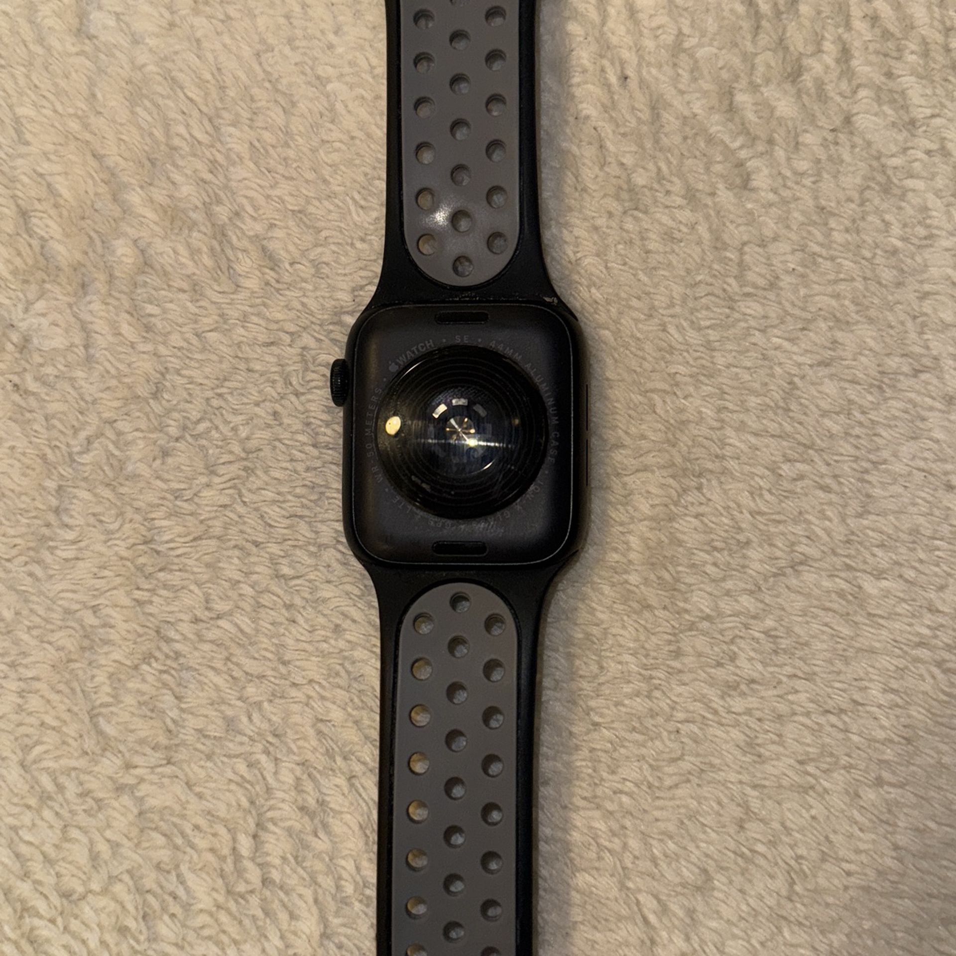 Apple Watch SE “44”MM 2nd Generation