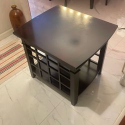 SOLID WOOD COFFEE TABLE