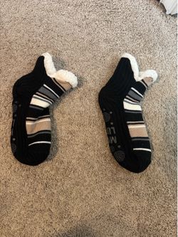 Muk Luks Sherpa-Lined Non-Slip Slipper Socks – Black Striped Cozy House Socks