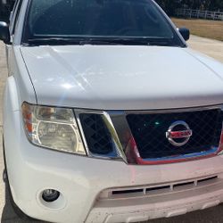 2011 Nissan Pathfinder 116,000 Miles 