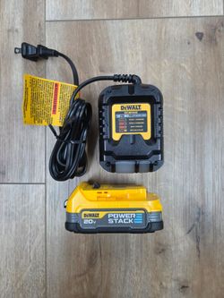 NEW Genuine DeWalt 20V Powerstack Starter Kit