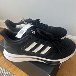 Adidas EQ 21 Run size 10