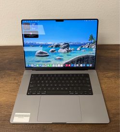 16" MacBook Pro M1 Pro 10 Core*32GB RAM*1TB SSD