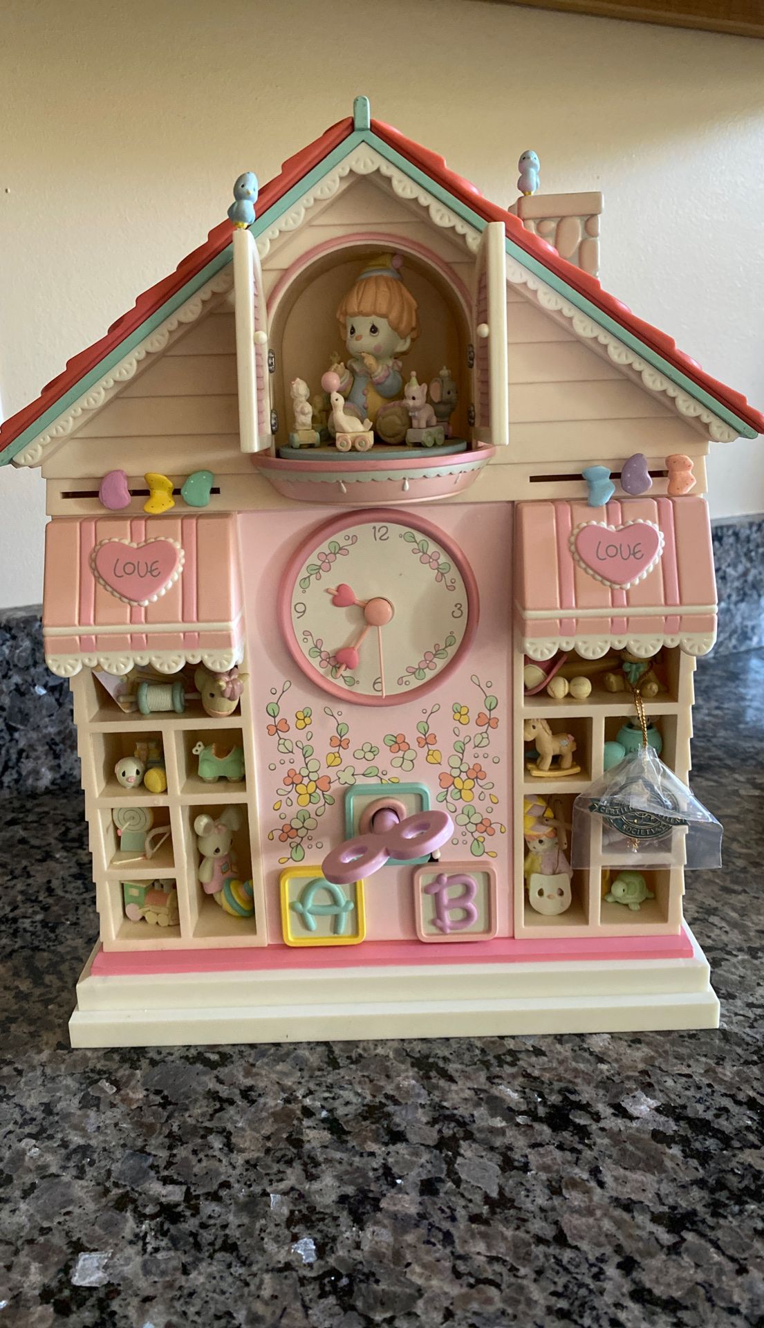 1991 RARE FLAWLESS BRAND NEW PRECIOUS MOMENTS TOYLAND ILLUMINATED MUSICAL ACTION CLOCK