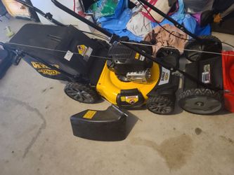 Dewalt self propelled lawnmower in excellent condition...pickup in forney...has no problems