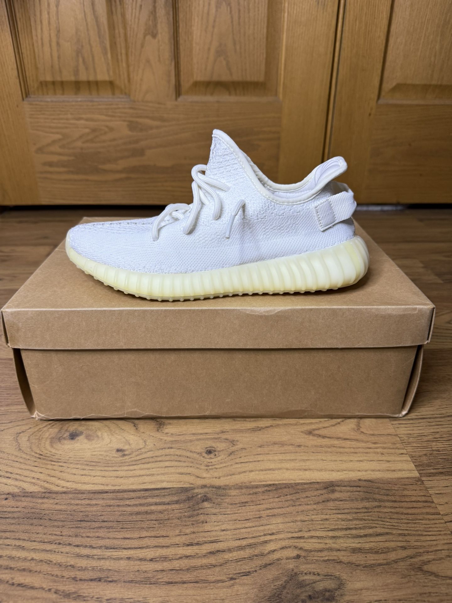 Yeezy 350 v2 “Cream” Size 7.5M