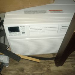 General Electric large window unit AC 8000 btu