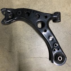 2018 Toyota Prius Right Lower Control Arm