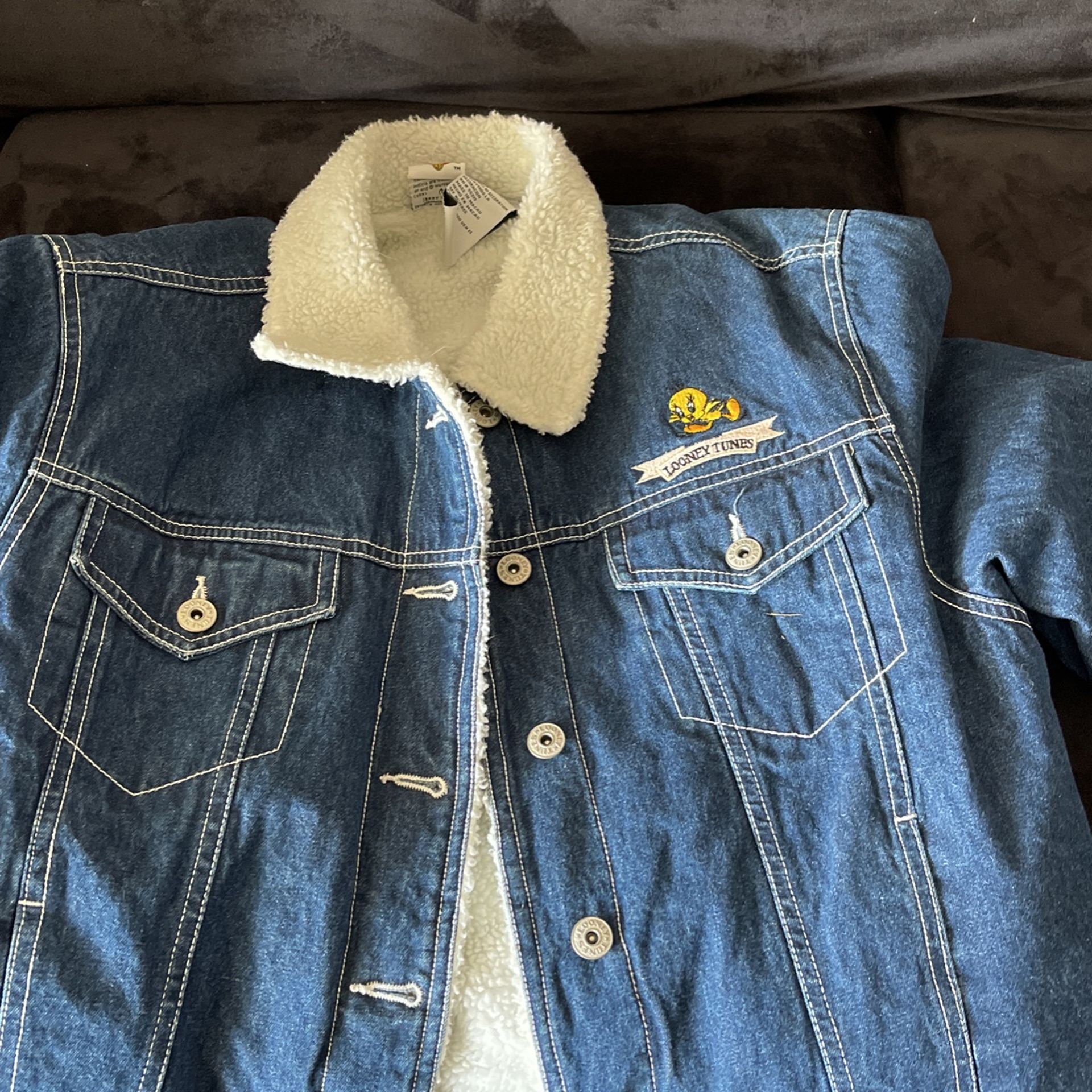 (New) looney Tunes Denim Sherpa Lined Jacket Woman’s Lg