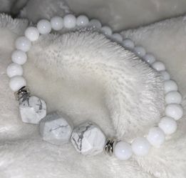 CRYSTAL BEAD BRACELET !!!