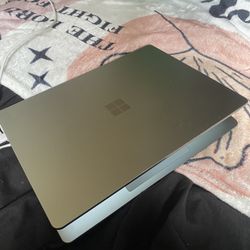 Microsoft surface laptop go 3