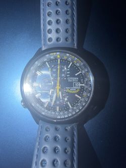 Nearly purchase citizen watch in excellent condition!!