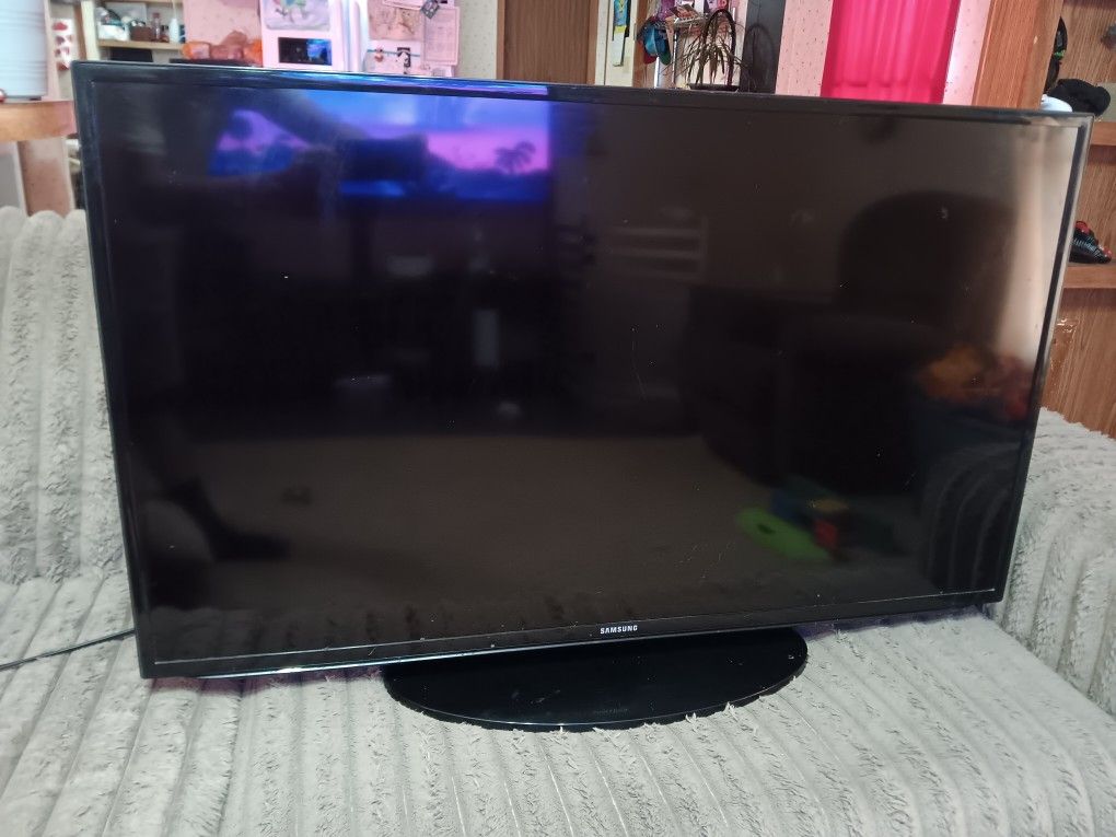Samsung 48 Inch Flatscreen tv