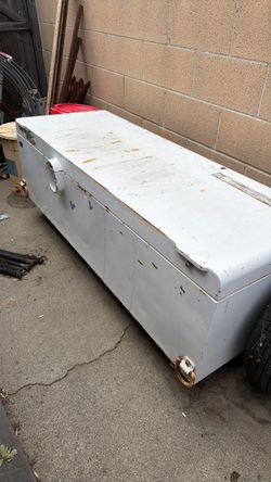 Toolbox for pickup truck