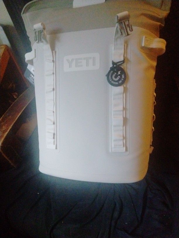 YETI HOPPER M20 BACKPACK