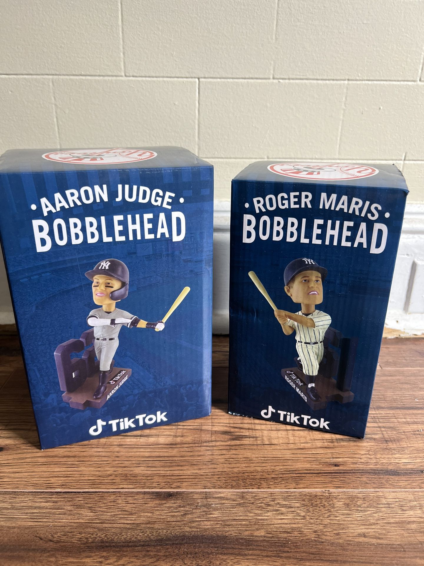 YANKEES LIMITED EDITION AARON JUDGE & ROGER MARIS COLLECTABLE HOMERUN BOBBLEHEAD