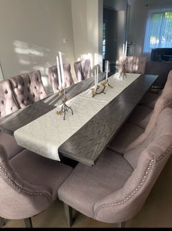Tabella with 10 chairs
