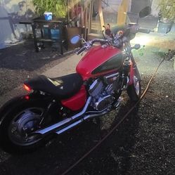 1999 Honda Magna 