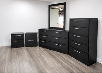 Dresser whit mirror, chest and 2 nightstands - Cómoda con espejo , Gavetero y 2 mesitas de noche