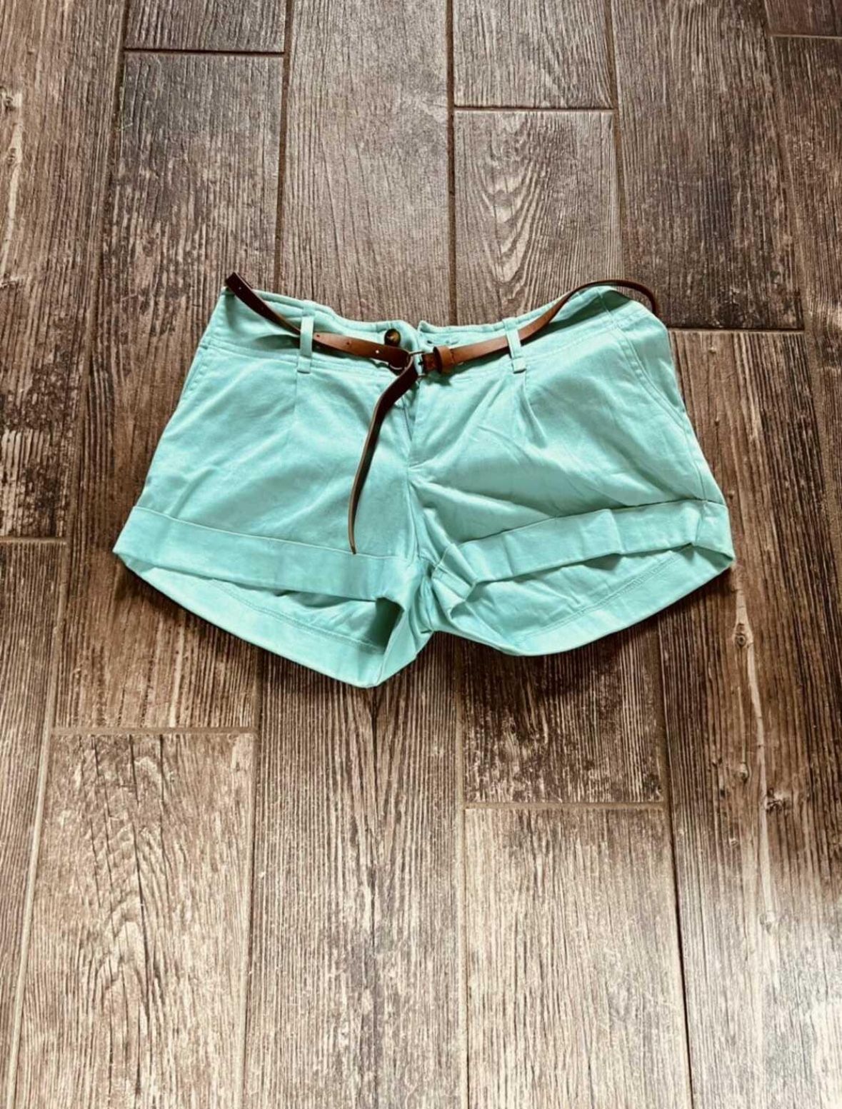 NWT Medium Teal Shorts w/ Belt