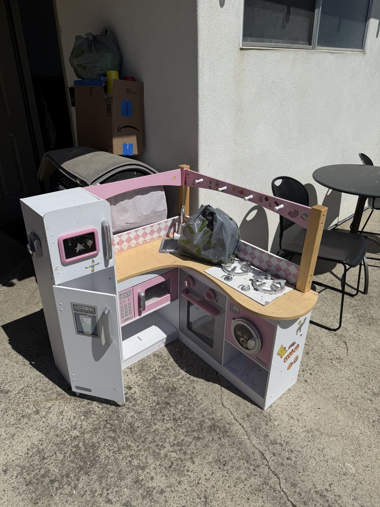 FREE Play Kitchen And Play Food