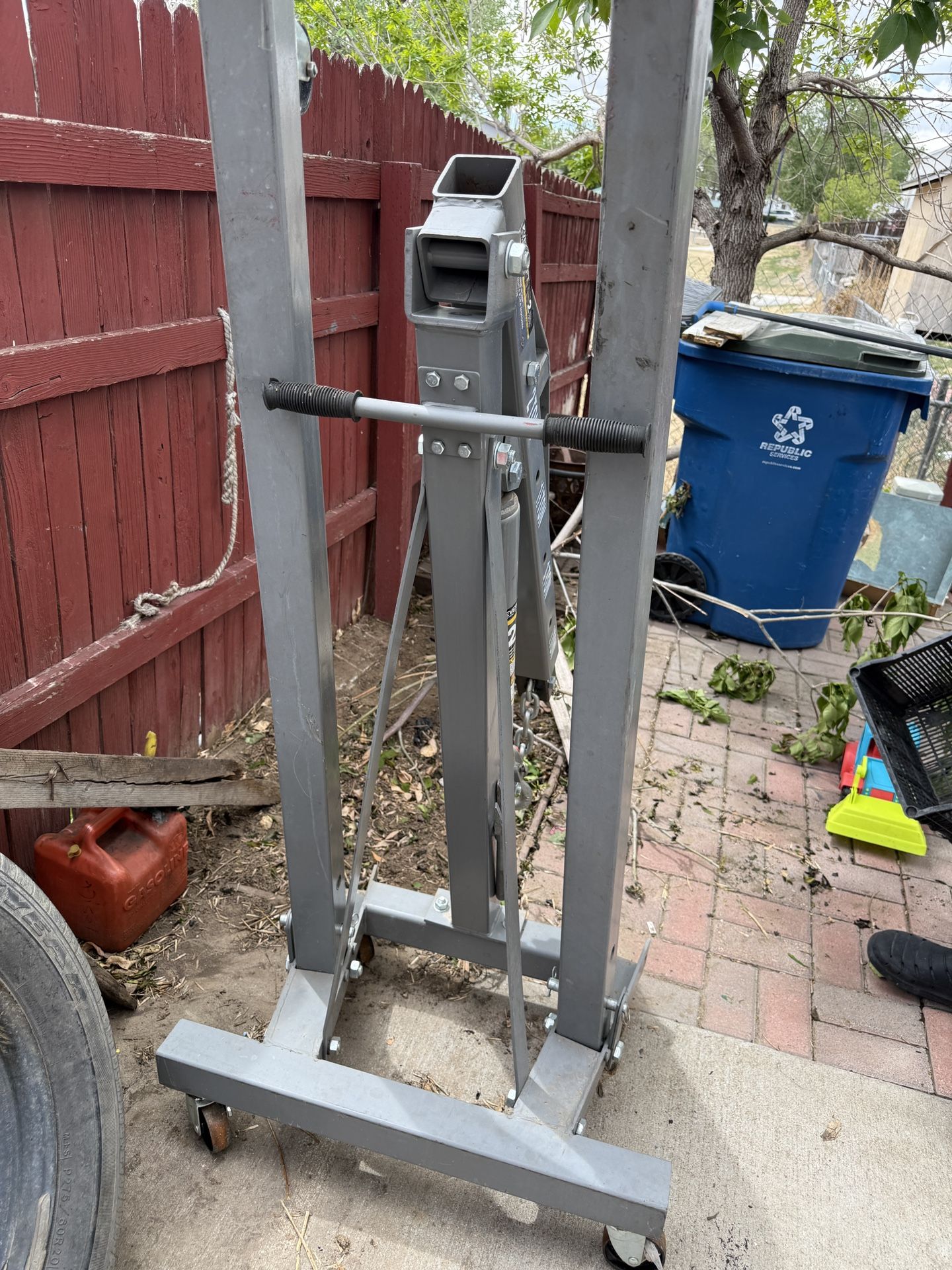2 Ton Hydraulic Engine Hoist / Cherry Picker – Pittsburgh (Folding)
