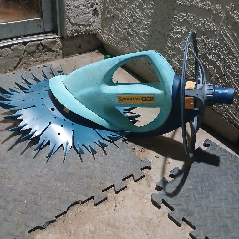 Zodiac G3 Pro Pool Vacuum, Blue and Yellow