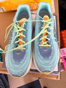 Hoka men’s Mach X - like new - size 11 - worn twice