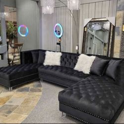 ^Brand New. Double Chaise Sectional Velvet.