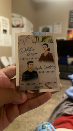 Invincible Dual Character Laser Signagraph Keepsake Card