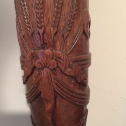 Sleep Like Royalty On This Beautiful Queen-Sized Poster Bedroom Suite