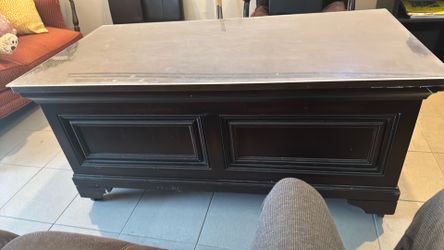 Pull up coffee table chest