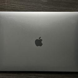 15” MacBook Pro 2019 - Used