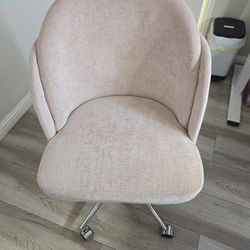 Light Pink Desk Chair 
