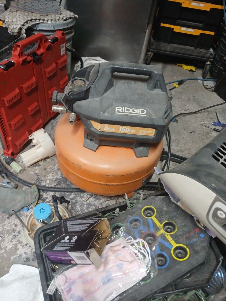 Ridgid 6 Gal Air Compressor