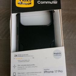 NEW OTTERBOX IPHONE 17PRO IN BOX 