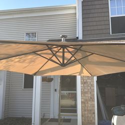 Solar patio umbrella