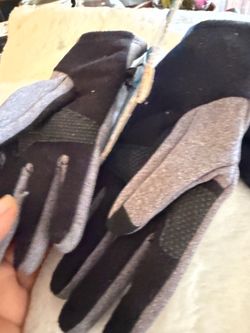 Girl’s winter gloves