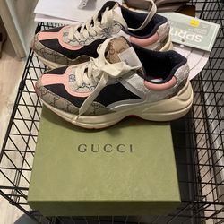Gucci Shoes 