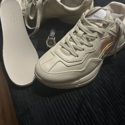 Gucci Shoes/Gucci Watch 